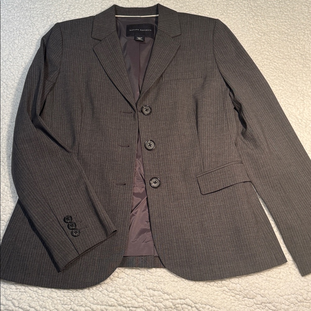 Banana Republic Women’s Gray Pinstripe Suit - Picture 3 of 12